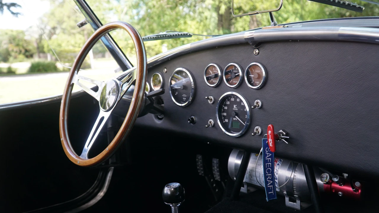 Shelby Cobra Replica - Image 30 of 31