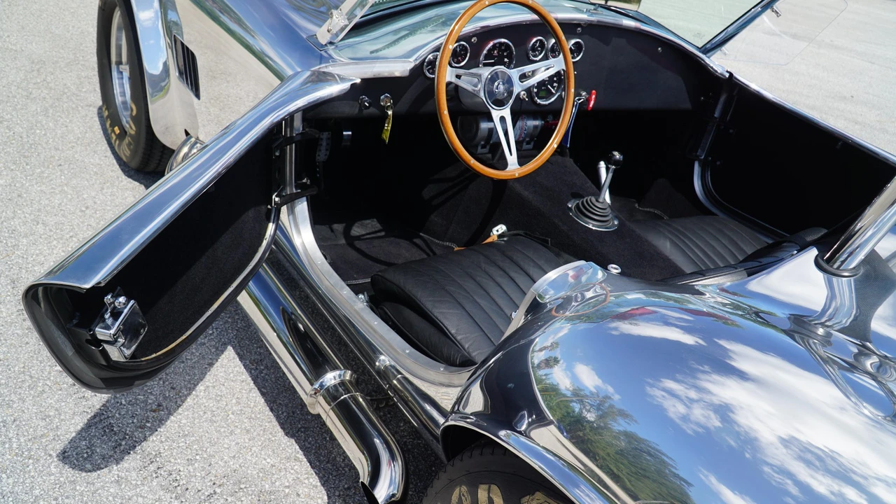 Shelby Cobra Replica - Image 27 of 31