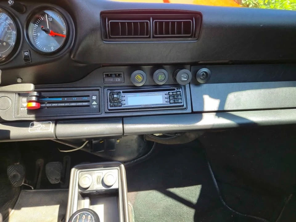 1984 Porsche 911 Carrera 3.2 - Image 8 of 10