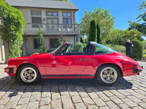 1984 Porsche 911 Carrera Targa