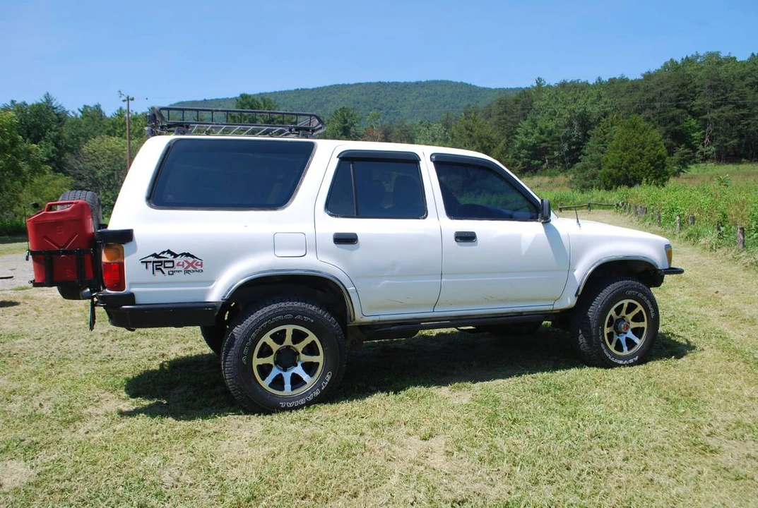 1990 Toyota 4Runner 2nd Gen - Image 2 of 10
