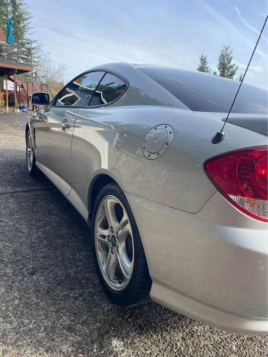 2006 Hyundai Tiburon - Image 4 of 9