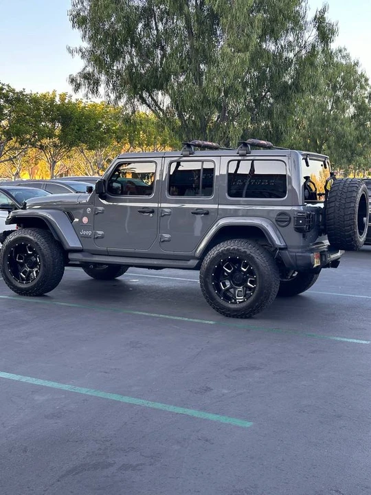 2019 Jeep JL Wrangler - Image 9 of 13