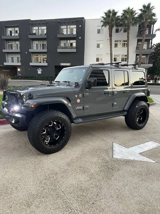 2019 Jeep JL Wrangler - Image 3 of 13