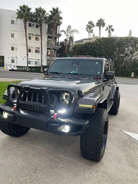 2019 Jeep JL Wrangler - Image 2 of 13