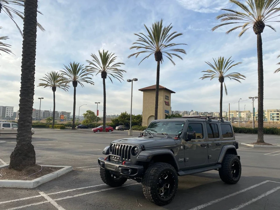 2019 Jeep JL Wrangler - Image 8 of 13