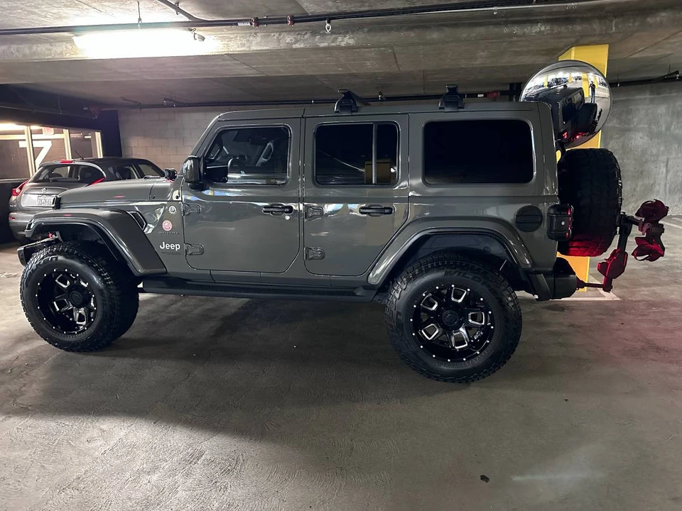 2019 Jeep JL Wrangler - Image 12 of 13