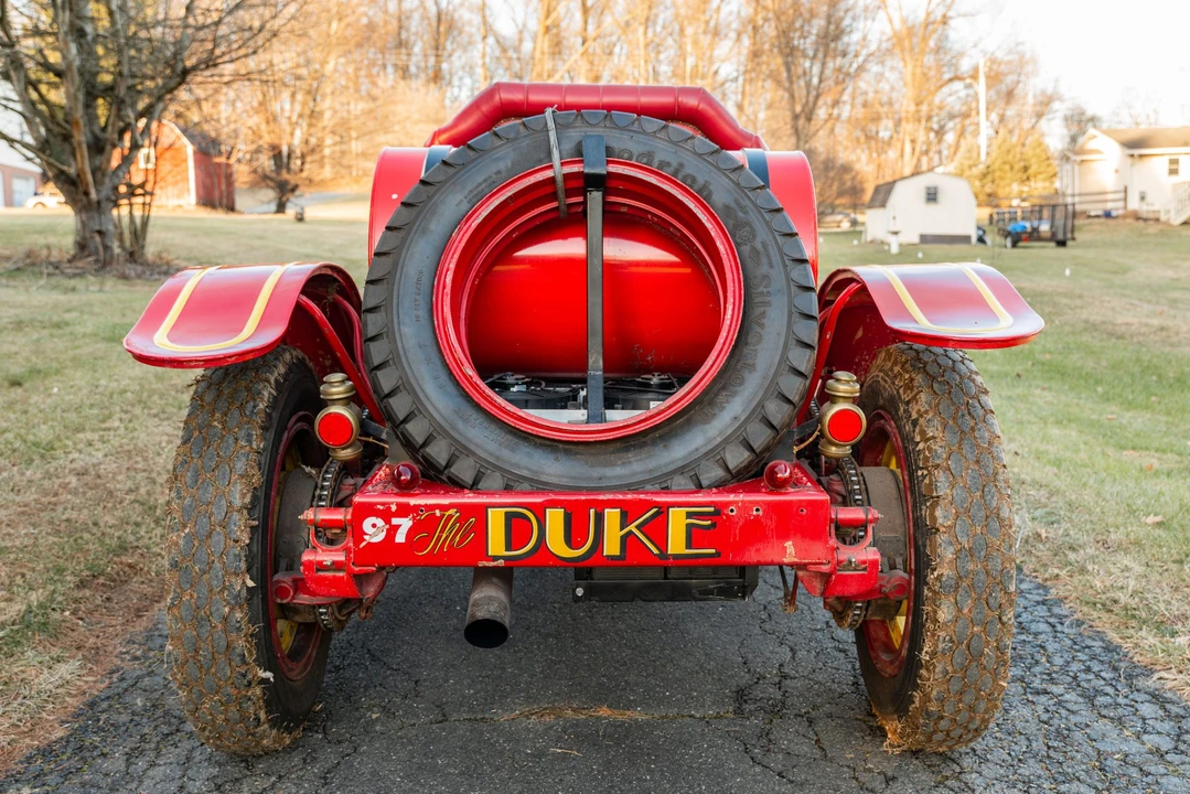 American LaFrance - Image 15 of 31