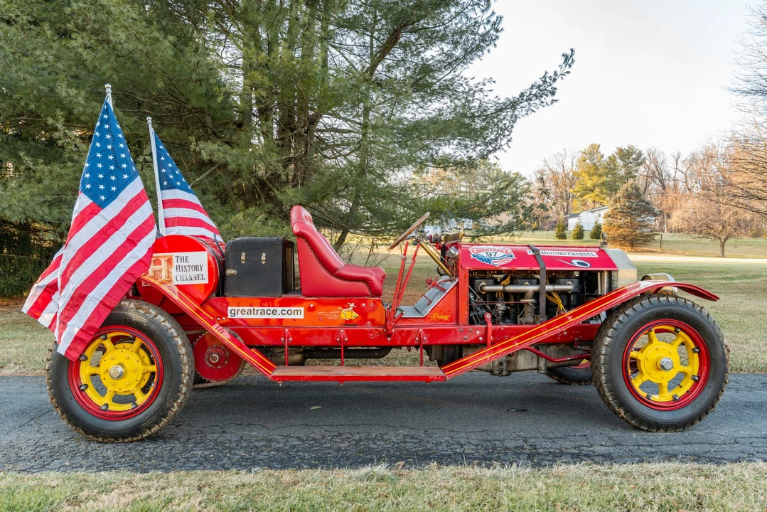 American LaFrance - Image 5 of 31