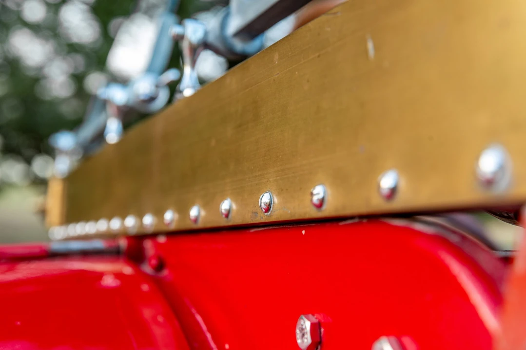 American LaFrance - Image 31 of 31