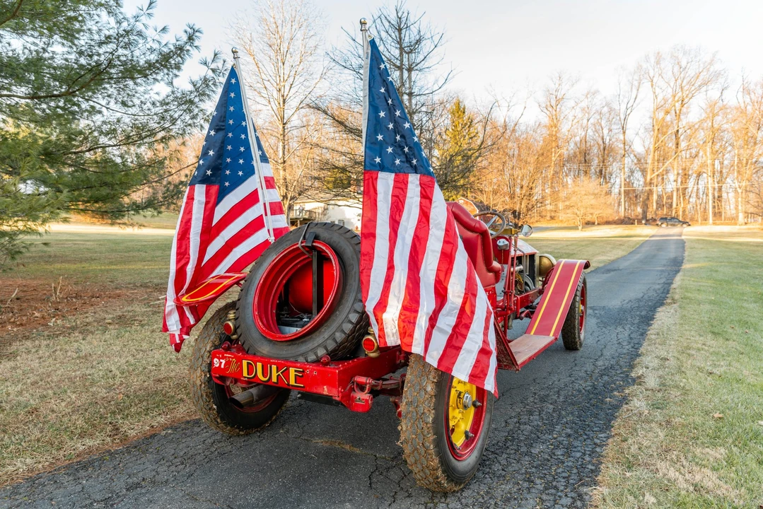 American LaFrance - Image 6 of 31