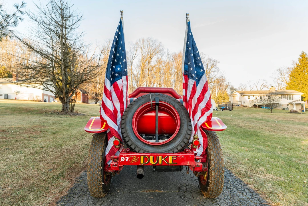 American LaFrance - Image 7 of 31