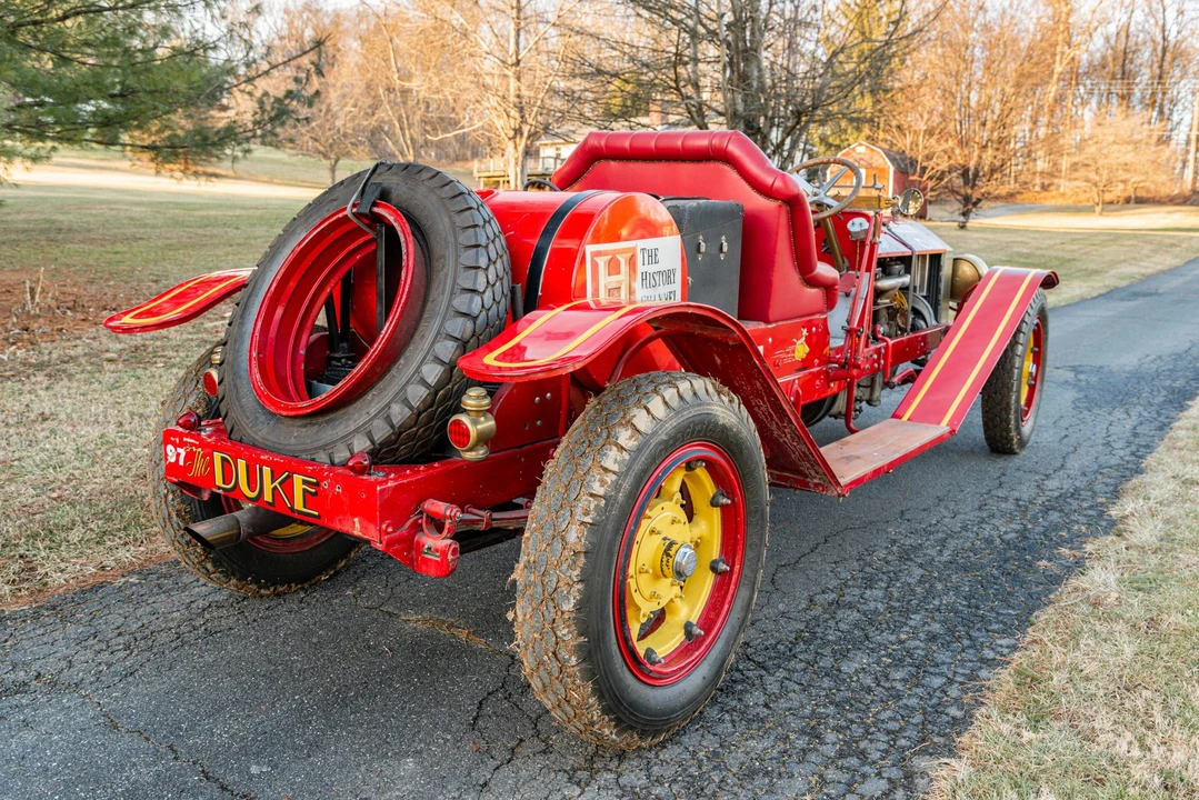 American LaFrance - Image 14 of 31