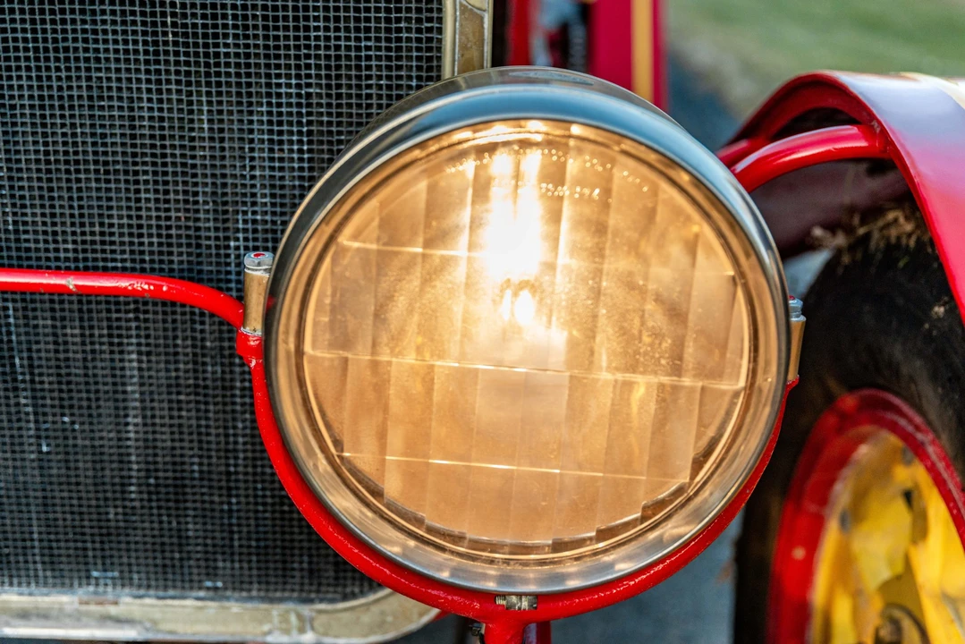 American LaFrance - Image 20 of 31