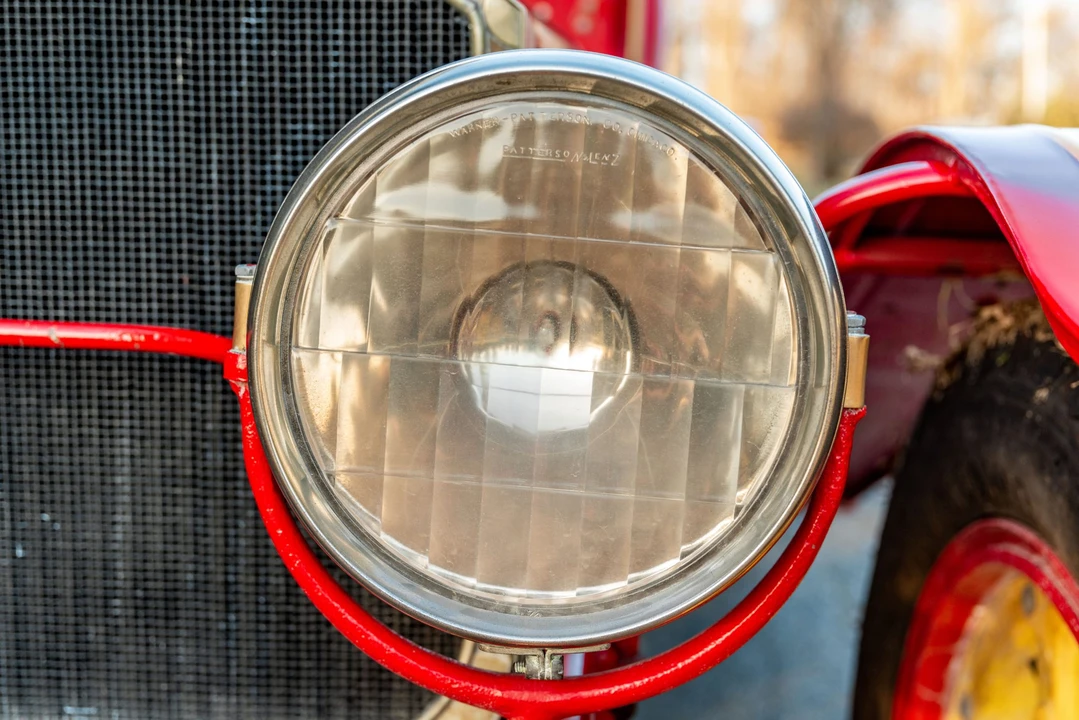 American LaFrance - Image 18 of 31