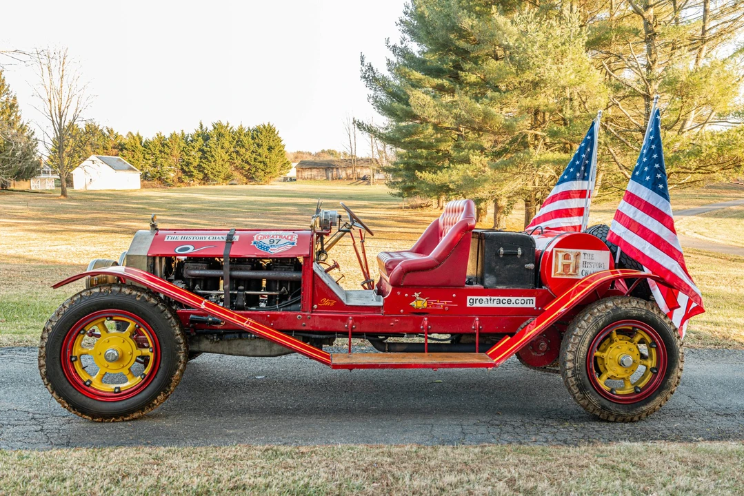 American LaFrance - Image 9 of 31