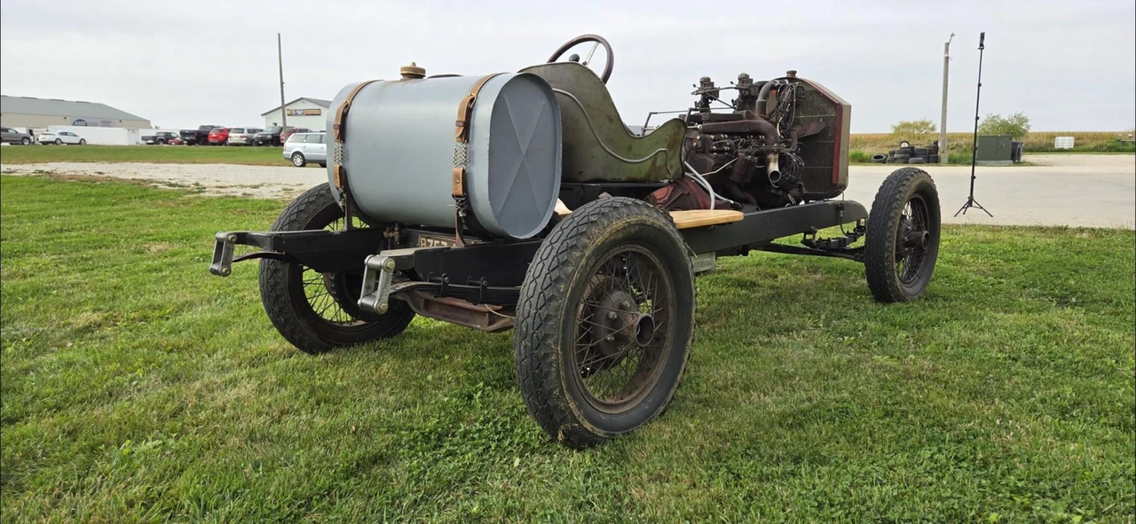 American LaFrance - Image 6 of 31