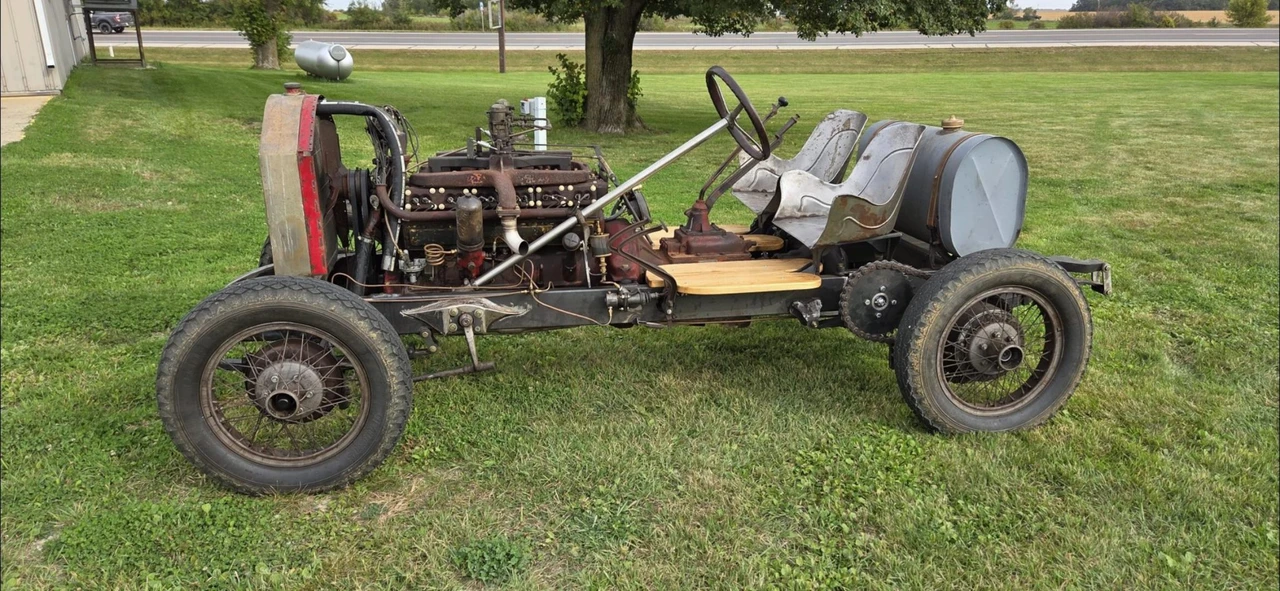 American LaFrance - Image 9 of 31