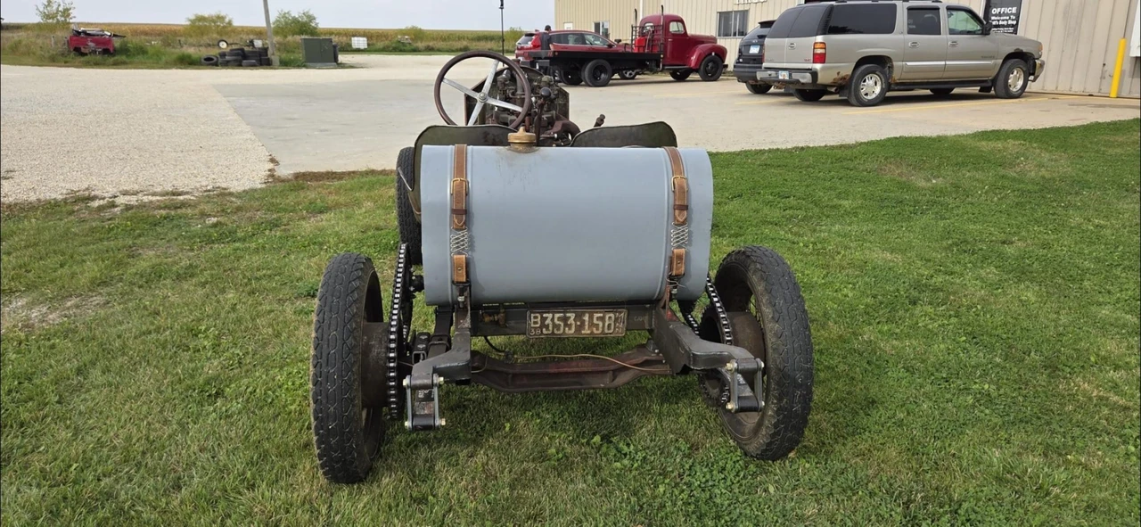 American LaFrance - Image 7 of 31