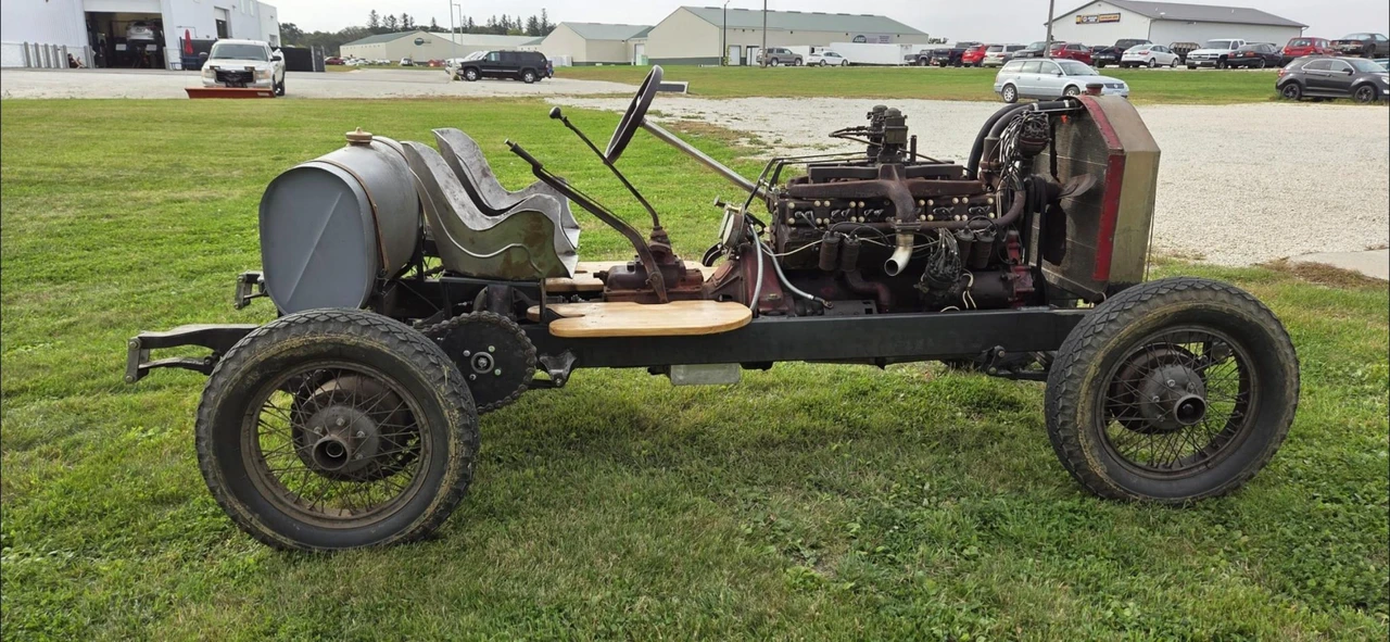 American LaFrance - Image 5 of 31