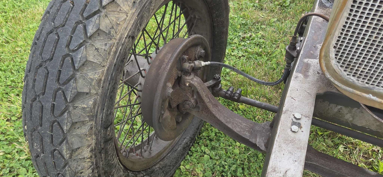 American LaFrance - Image 14 of 31