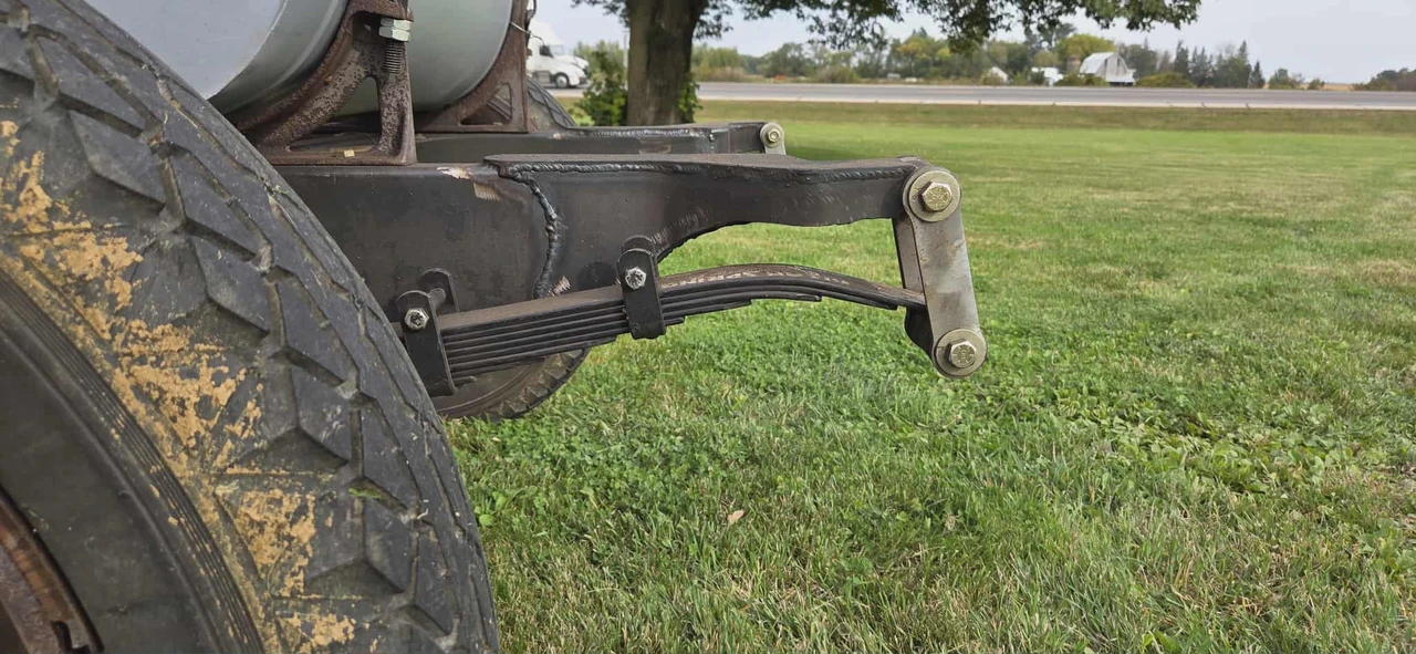 American LaFrance - Image 16 of 31