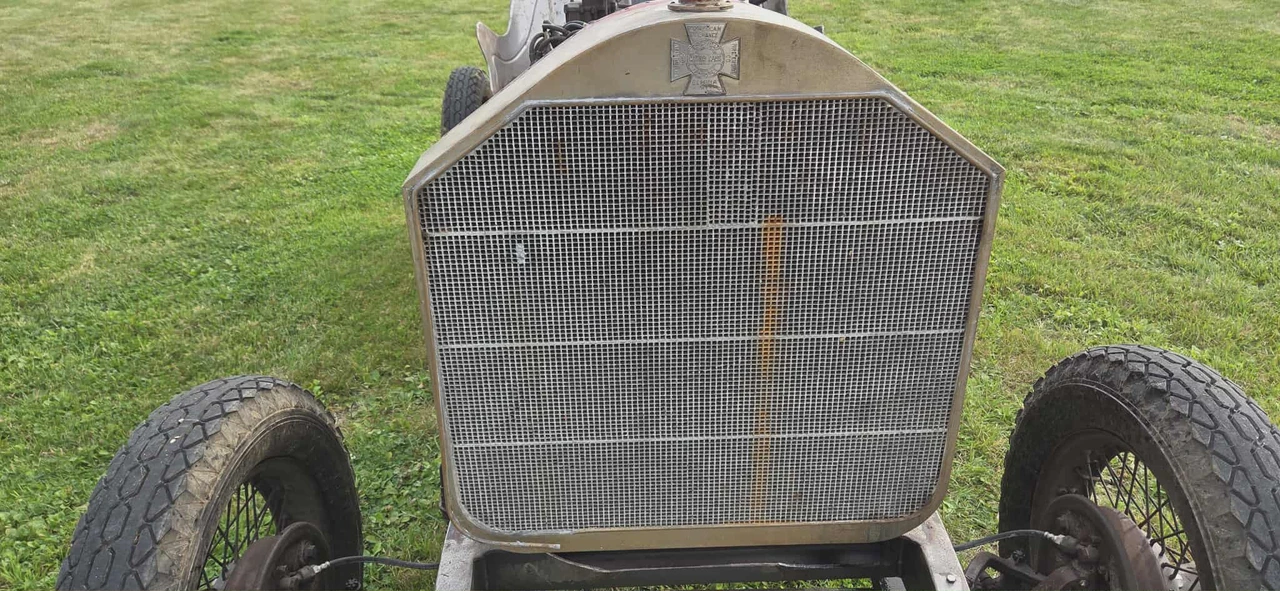 American LaFrance - Image 10 of 31