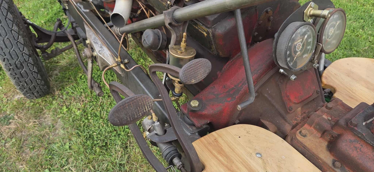 American LaFrance - Image 23 of 31