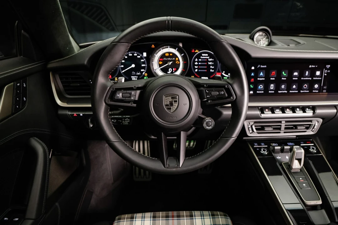 2025 Porsche 992 Turbo - Image 7 of 10