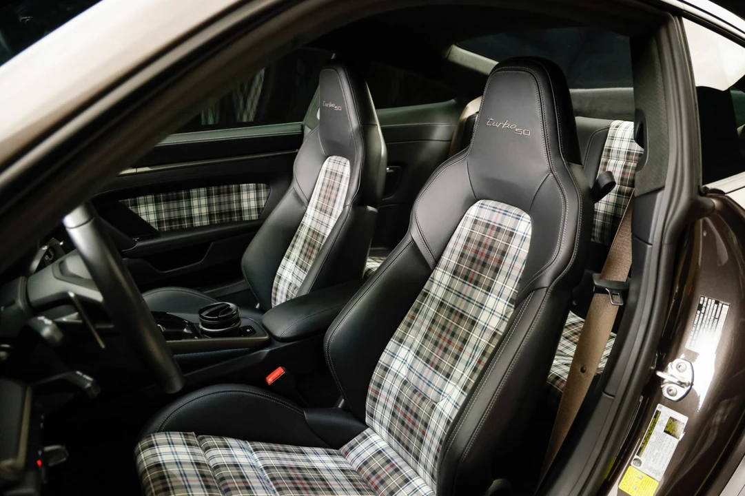 2025 Porsche 992 Turbo - Image 5 of 10