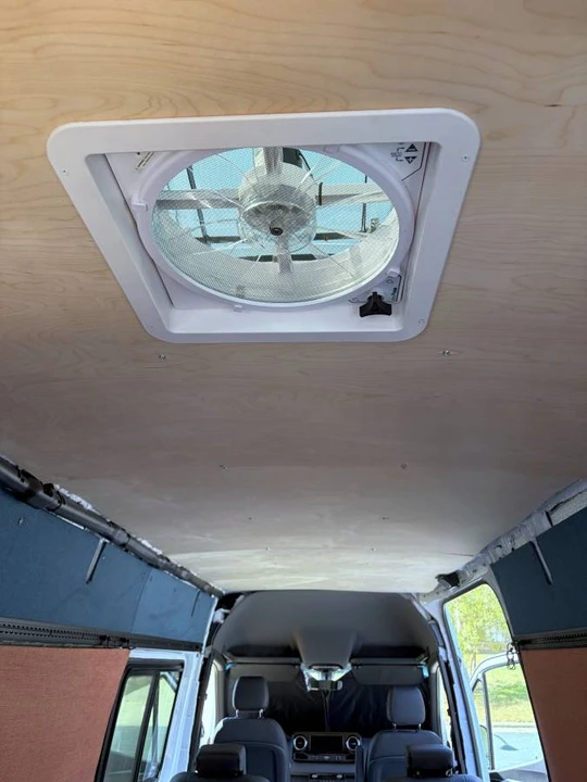 2026 Mercedes-Benz VS30 Sprinter - Image 14 of 18