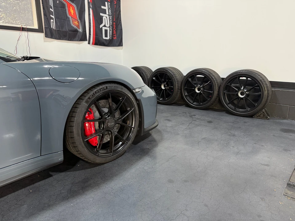 2014 Parts & Memorabilia Other Wheels - Image 4 of 6