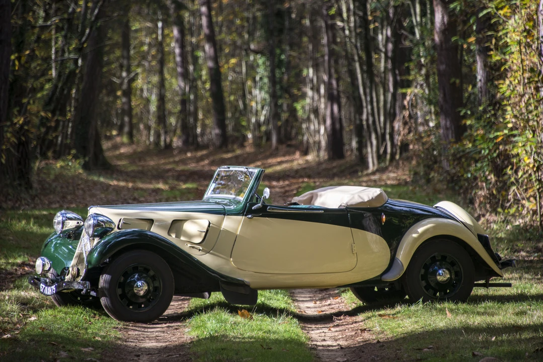 Citroen Traction Avant - Image 2 of 16