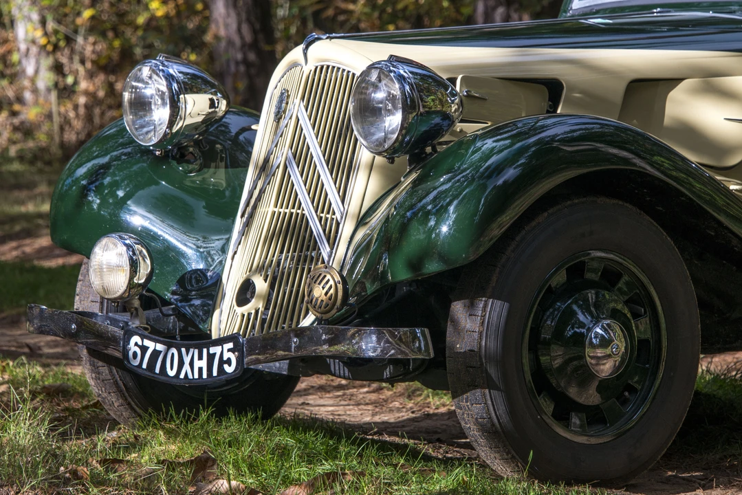 Citroen Traction Avant - Image 11 of 16