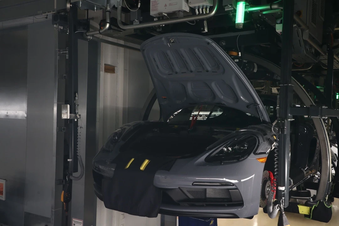 2023 Porsche 718 Cayman GTS 4.0 - Image 22 of 24