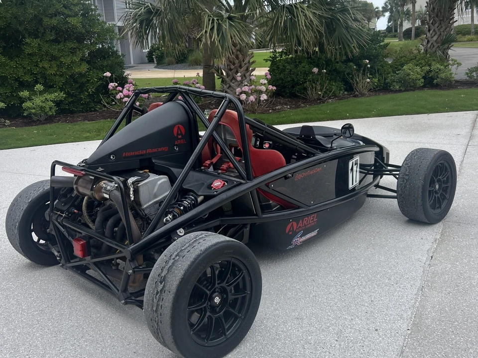 Ariel - Image 8 of 31