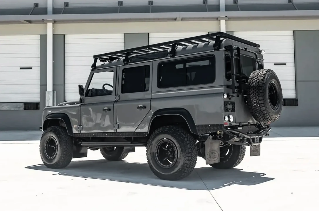1992 Land Rover Defender 110 - Image 5 of 6