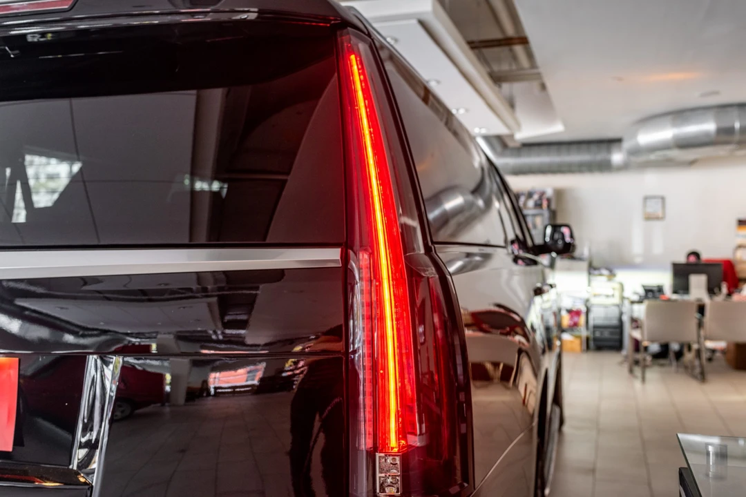 2019 Cadillac Escalade 4th Gen - Image 30 of 31