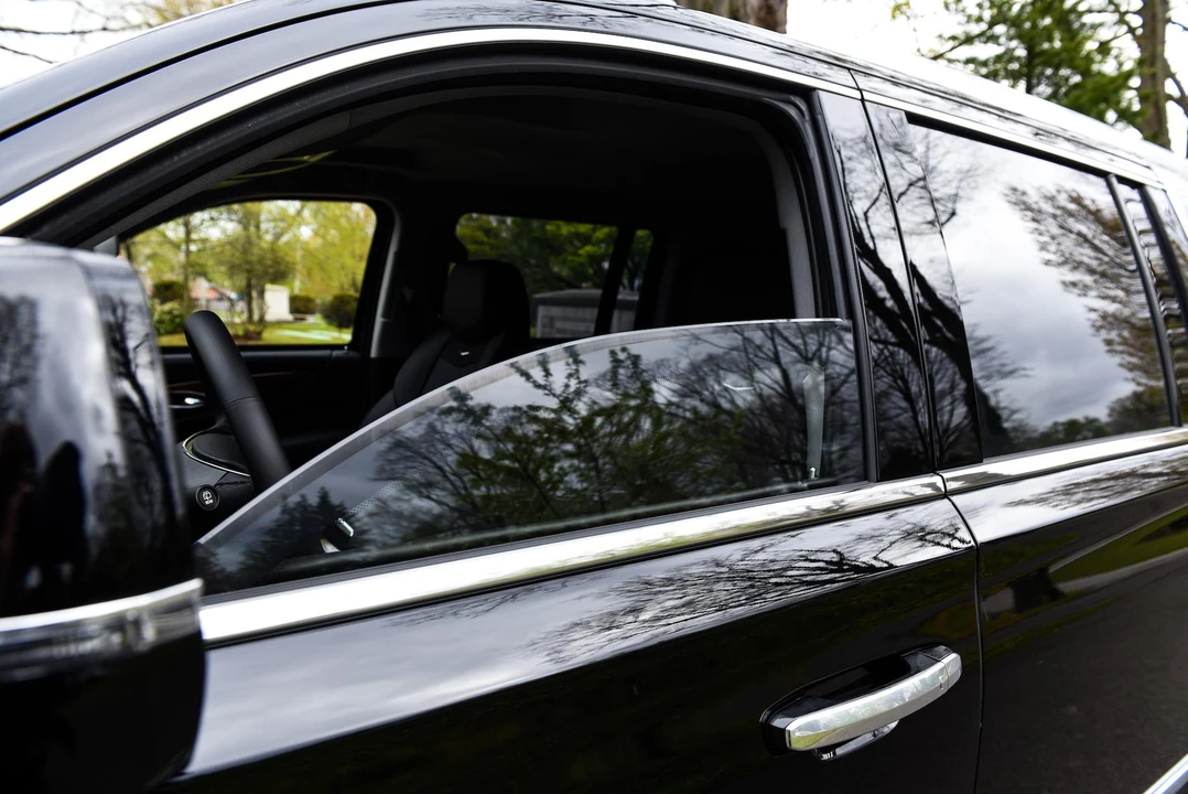 2019 Cadillac Escalade 4th Gen - Image 28 of 31