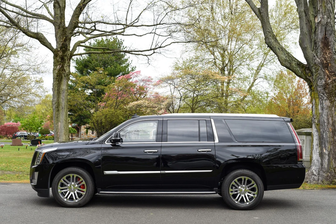 2019 Cadillac Escalade 4th Gen - Image 4 of 31