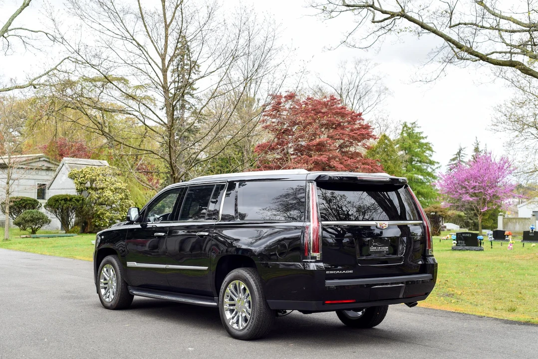 2019 Cadillac Escalade 4th Gen - Image 5 of 31