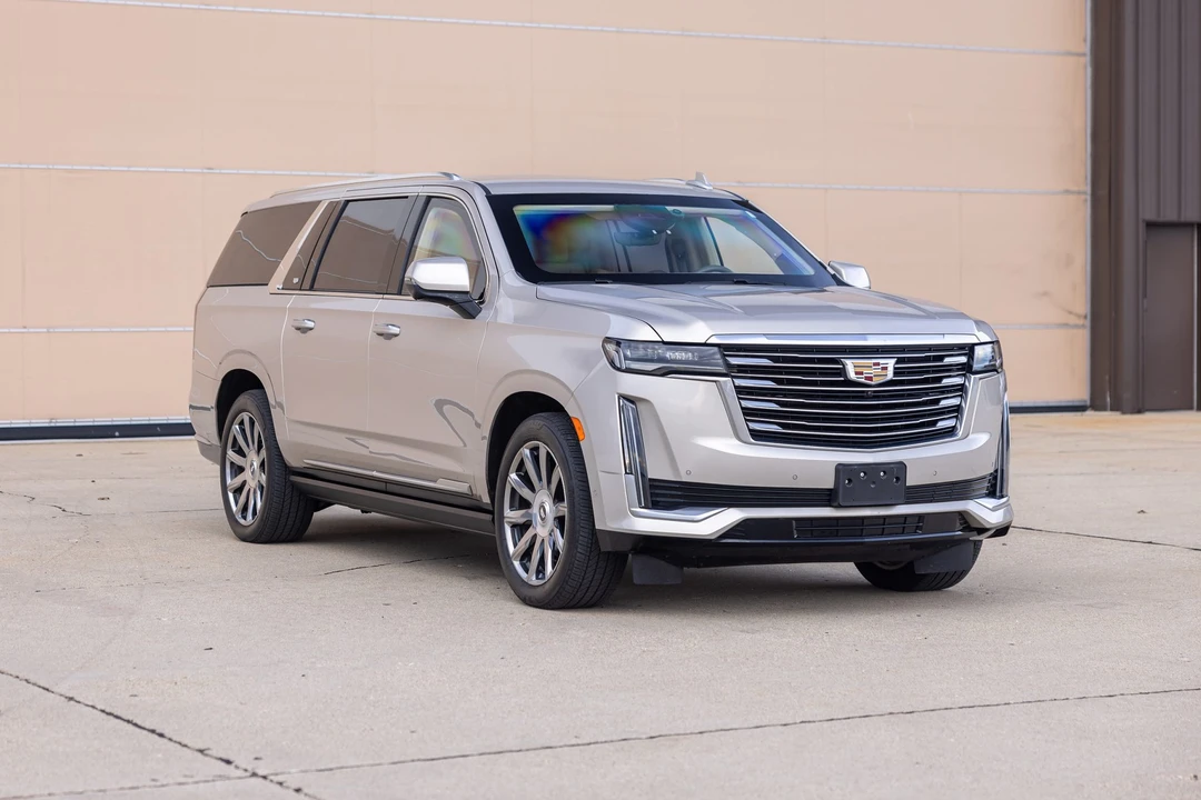 2021 Cadillac Escalade 5th Gen - Image 3 of 31