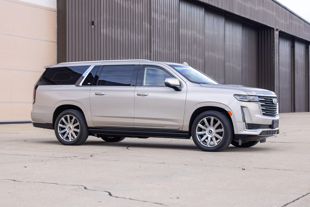 2021 Cadillac Escalade 5th Gen - Image 4 of 31