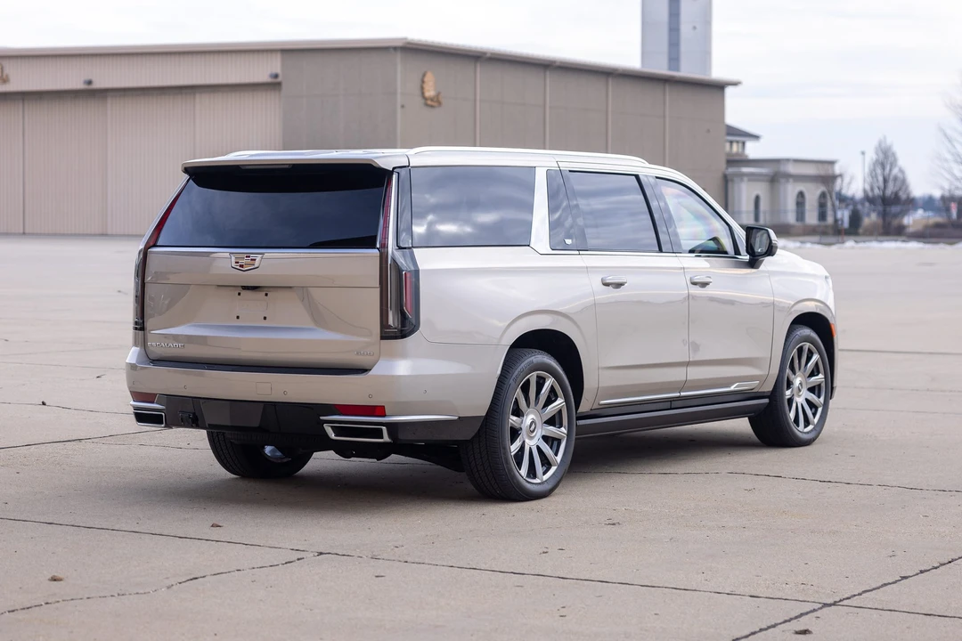 2021 Cadillac Escalade 5th Gen - Image 7 of 31