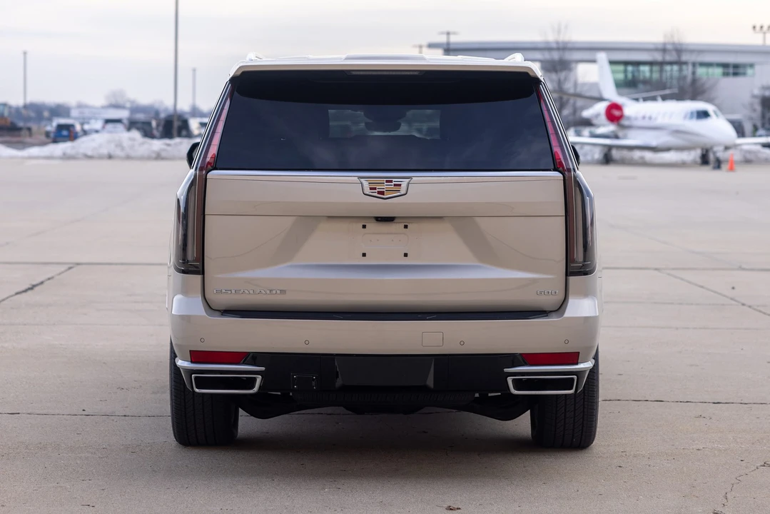 2021 Cadillac Escalade 5th Gen - Image 8 of 31