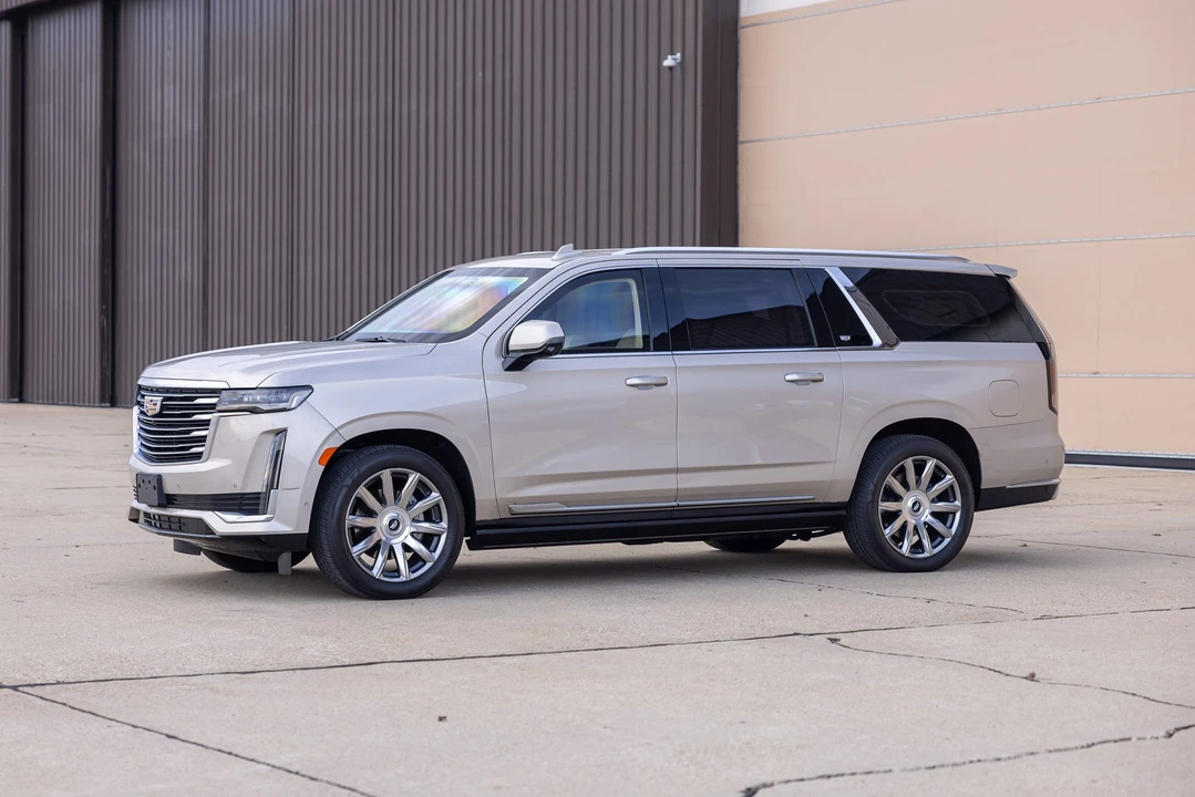 2021 Cadillac Escalade 5th Gen - Image 12 of 31
