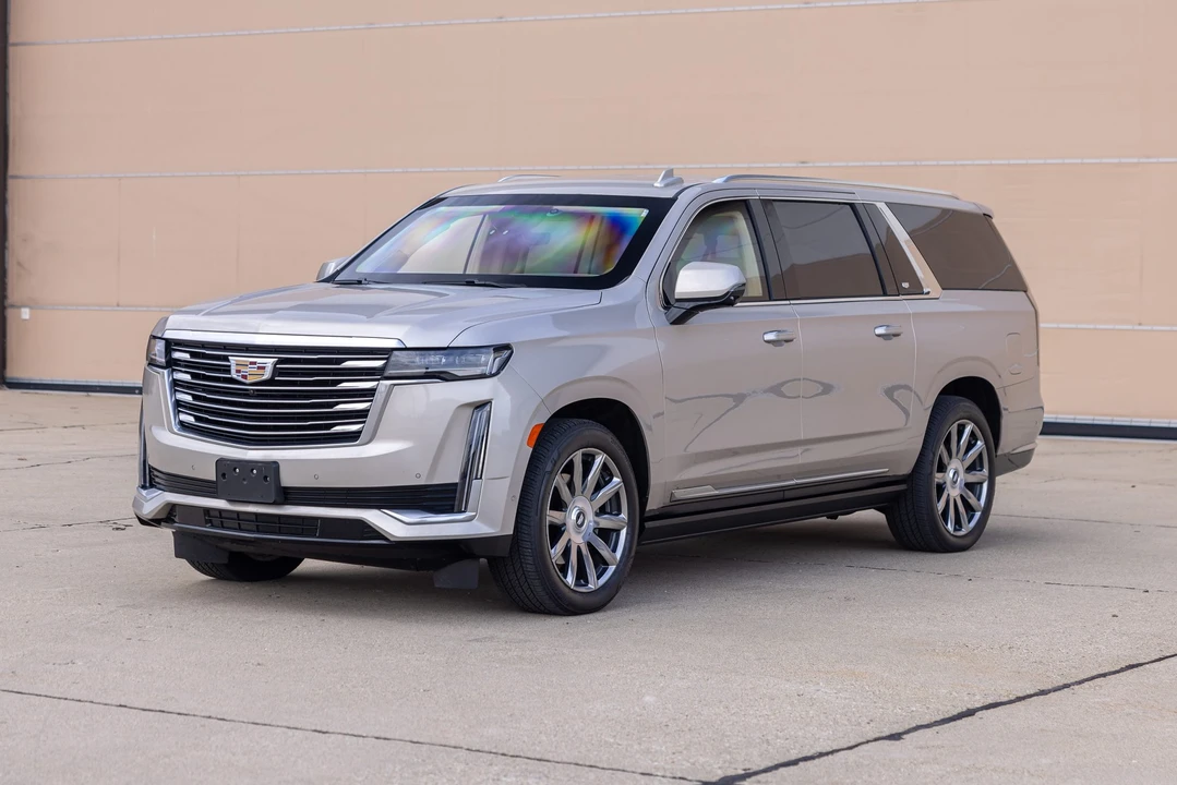 2021 Cadillac Escalade 5th Gen - Image 13 of 31