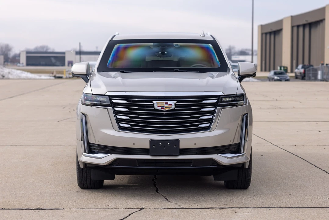 2021 Cadillac Escalade 5th Gen - Image 14 of 31