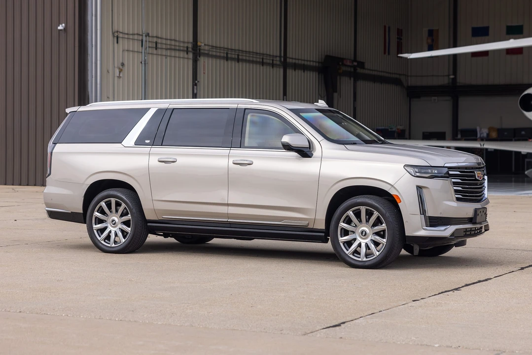 2021 Cadillac Escalade 5th Gen - Image 16 of 31