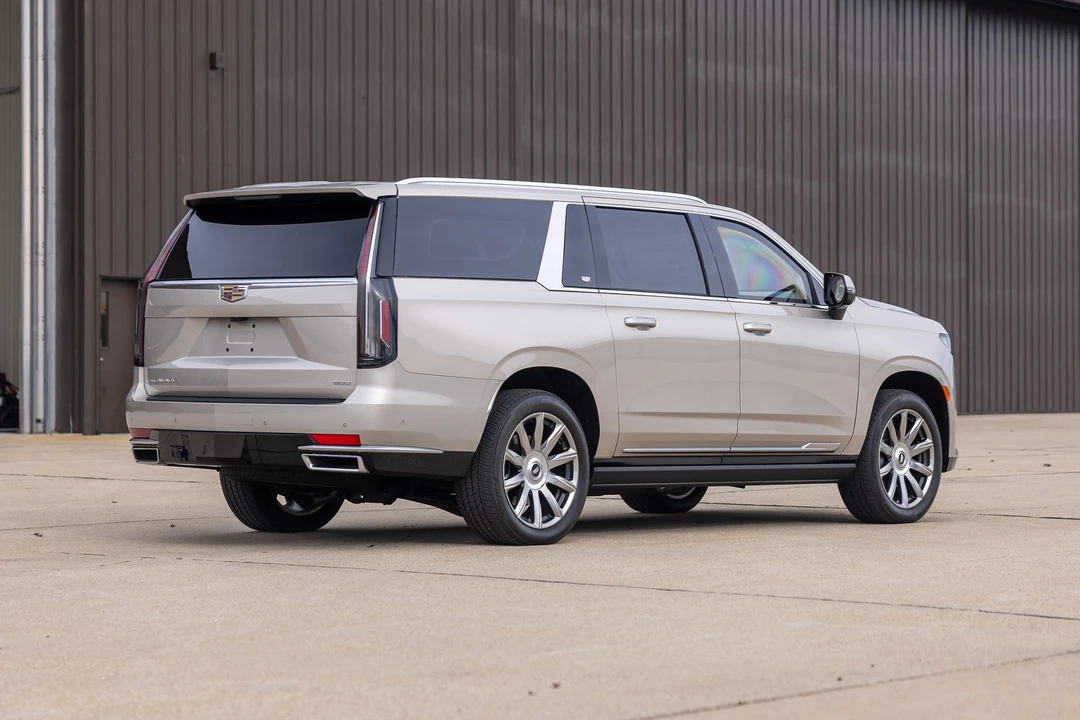 2021 Cadillac Escalade 5th Gen - Image 19 of 31